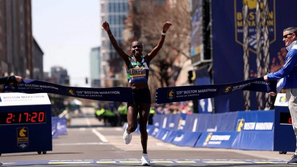 都体：尤文要求斯帕莱蒂遵守正装规定，比赛时不可以穿运动服